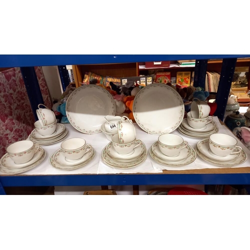 644 - A 34 piece vintage tea set COLLECT ONLY