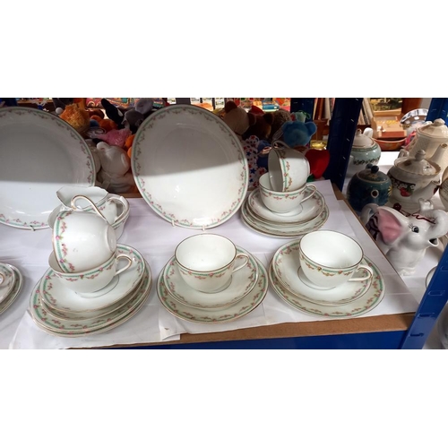 644 - A 34 piece vintage tea set COLLECT ONLY