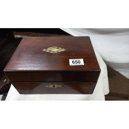 650 - A rosewood jewellery box containing jewellery