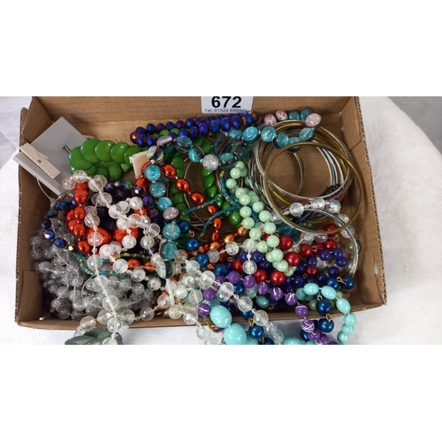 672 - A mixed lot of beaded necklaces