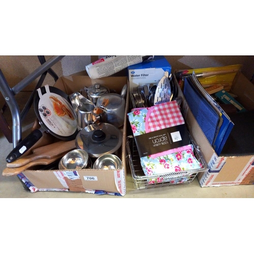 706 - A quantity of kitchenalia, including Pyrex, stainless steel, cutlery etc