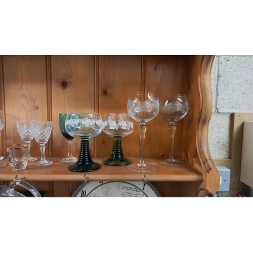 721 - A quantity of drinking glasses COLLECT ONLY