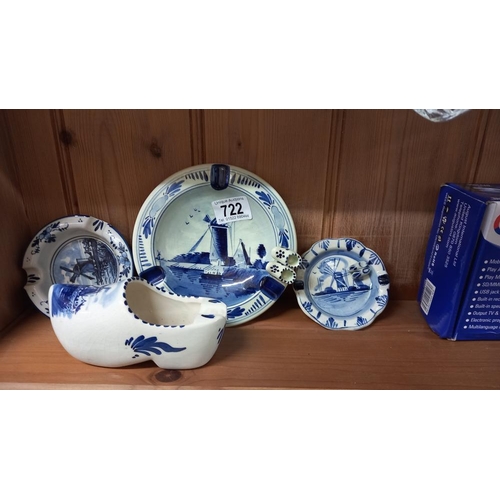 722 - 4 pieces of Delft blue and white pottery