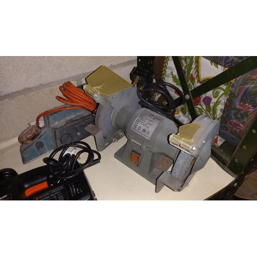 810 - Black & Decker jigsaw & blades, bench grinder & planer COLLECT ONLY