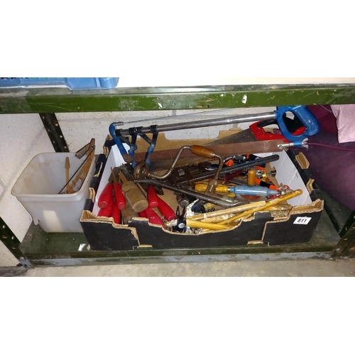 811 - A large box of hand tools COLLECT ONLY