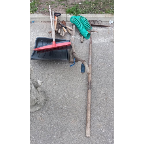 838 - A quantity of garden tools including shears, coil hose pipe & Syth snow shovels etc COLLECT ONLY