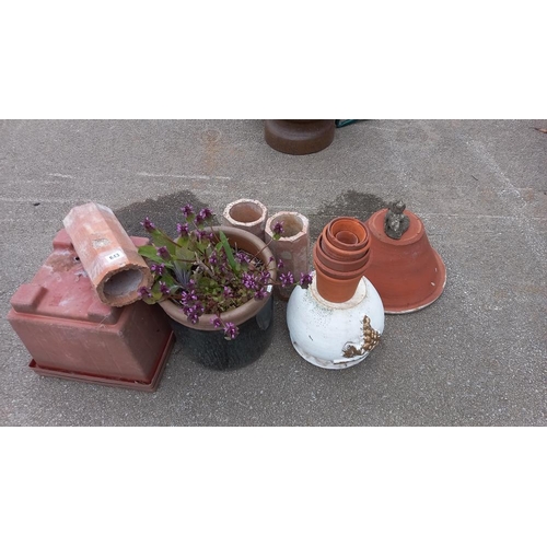 843 - A quantity of terracotta garden pots & pipes etc. COLLECT ONLY