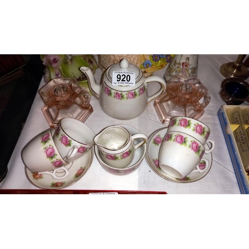 920 - A mixed lot including vintage teapot, sugar sifter etc