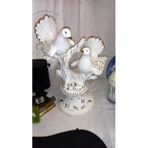 937 - A dove figurine centrepiece COLLECT ONLY