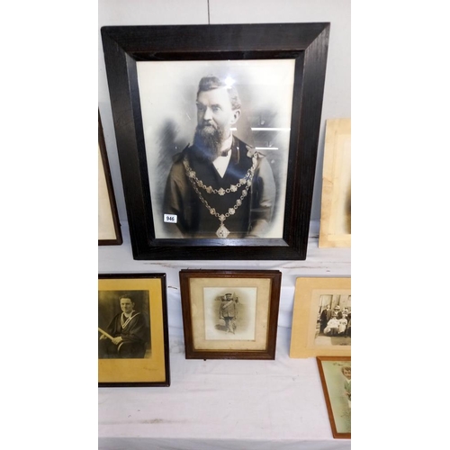 946 - A good lot of old framed photographs, COLLECT ONLY