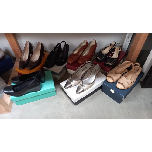 81 - 15 pairs of ladies shoes, Clarks, K, Footglove, Lotus, Van Dal, Elmdale and 2 pairs made in Italy, s... 