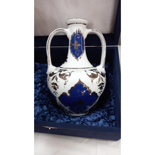 175 - A boxed Gural special handmade vase, injured jockey fund limited edition 159/1000, E:R Diamond Jubil... 