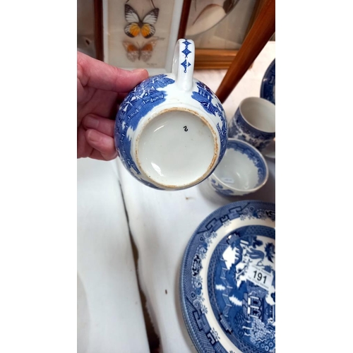 191 - A quantity of blue and white Churchill plates, mugs etc