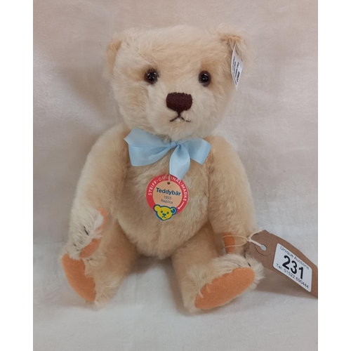 231 - A 1953 Steiff replica bear in box