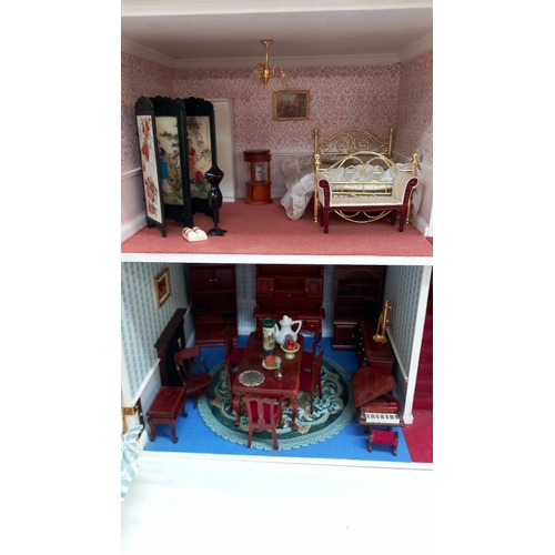 256 - A large Doll's house Manor house 2002 with contents COLLECT ONLY