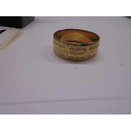 1041 - A 9ct gold Clodagh ring with motto, size R, 4.2 grams.