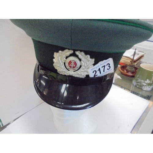 2173 - A Russian officers cap.