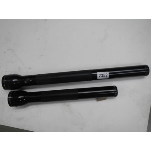 2352 - Two good Mag-lite torches made in California USA, 38 cm and 50 cm long.