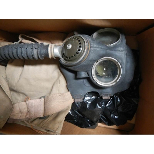 2499 - A good old gas mask.