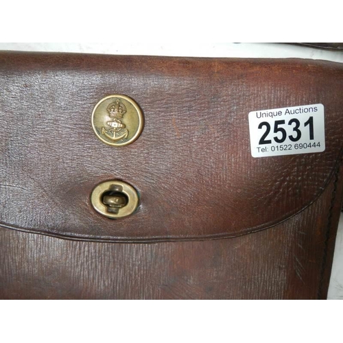 2531 - A WW2 document satchell with military buttons.