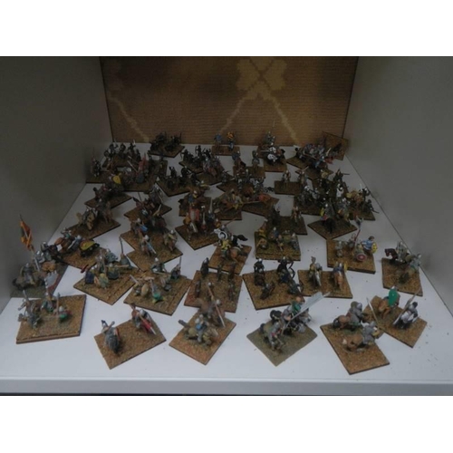 2613 - A large private collection of war gaming figures, war game figures including armies, tanks, aircraft... 