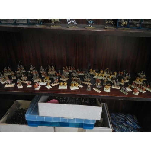 2613 - A large private collection of war gaming figures, war game figures including armies, tanks, aircraft... 