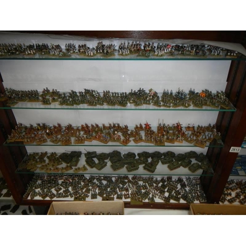 2613 - A large private collection of war gaming figures, war game figures including armies, tanks, aircraft... 