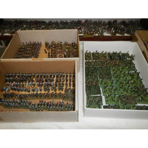 2613 - A large private collection of war gaming figures, war game figures including armies, tanks, aircraft... 