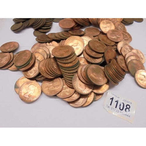 1108 - A large lot of copper pennies and halfpennies.