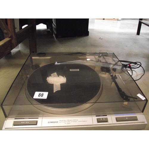 88 - A Pioneer turntable with direct drive