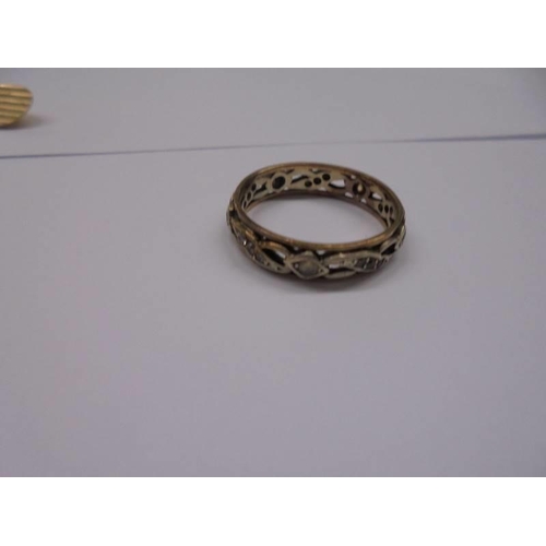 1188 - Two 9ct gold ring, one other (tests as gold but not marked) and a pair of 9ct gold cuff links, 10 gr... 