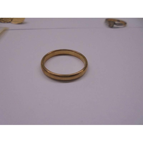 1188 - Two 9ct gold ring, one other (tests as gold but not marked) and a pair of 9ct gold cuff links, 10 gr... 