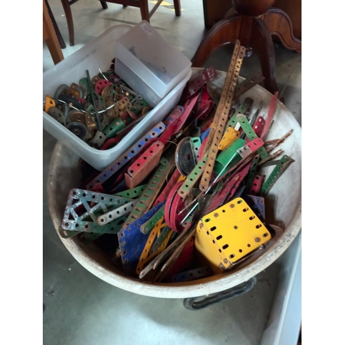 177 - A large bucket of vintage Meccano - COLLECT ONLY