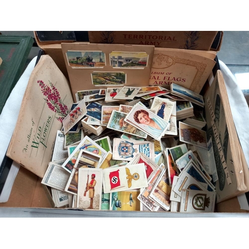 186 - A box of cigarette cards