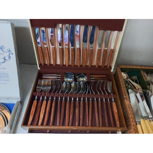 241 - A canteen of wooden handled cutlery & large quantity of flatware COLLECT ONLY