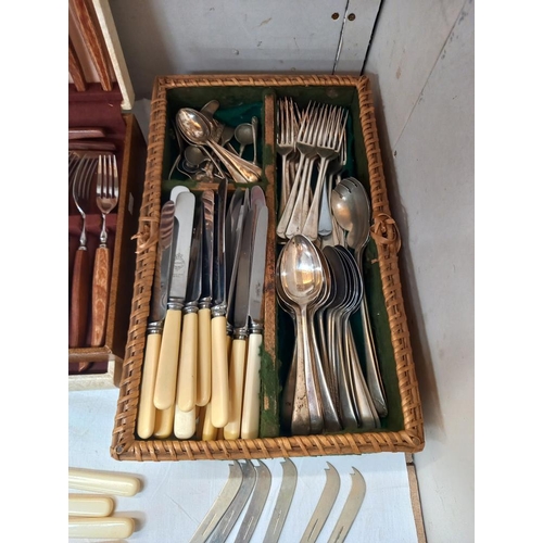 241 - A canteen of wooden handled cutlery & large quantity of flatware COLLECT ONLY