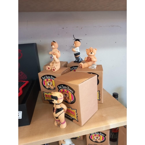 265 - A quantity of Bad Taste Bears, 1 limited edition & 10 boxed Bears