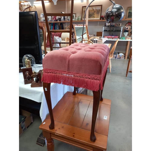 373 - A vintage dressing table stool COLLECT ONLY