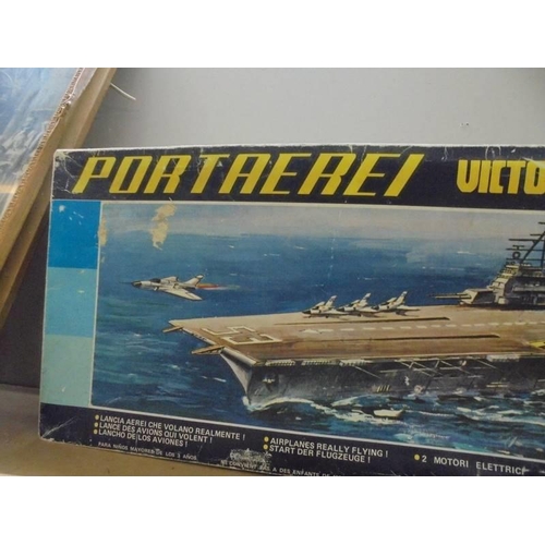 39 - A boxed Portarei Victorious aircraft carrier with 2 electric motors, completeness not known, COLLECT... 