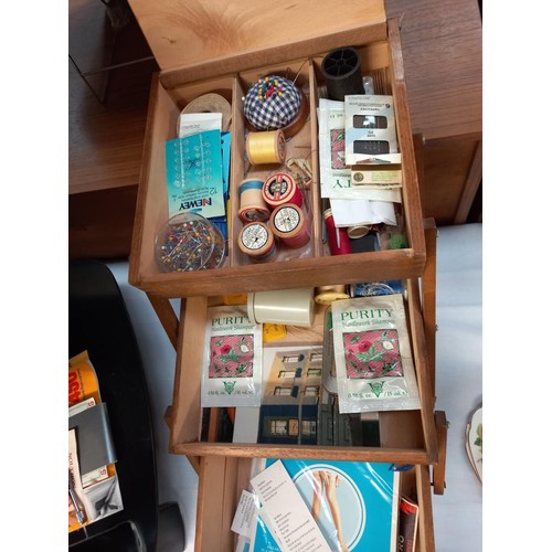 118 - a large vintage sewing box + contexts including cotton reels etc