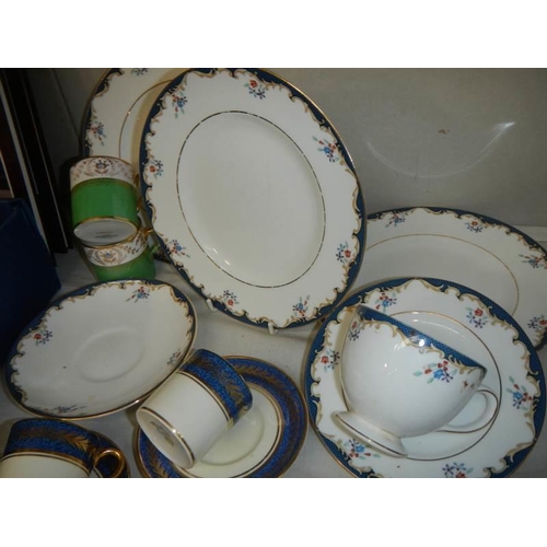 173 - A mixed lot of tea ware.