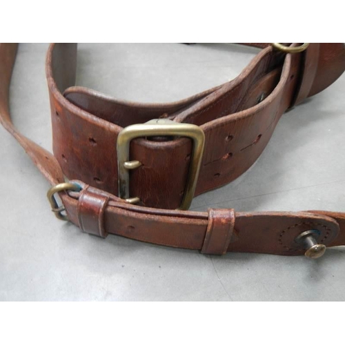 135 - A good old army belt.