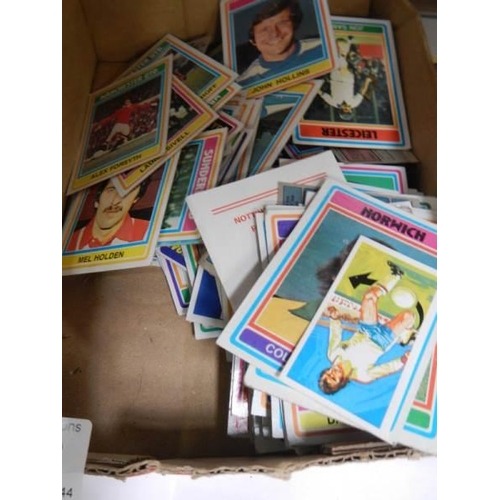 206 - A quantity of football cards.