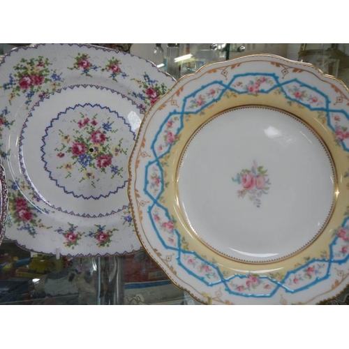 267 - A mixed lot of ceramic plates,