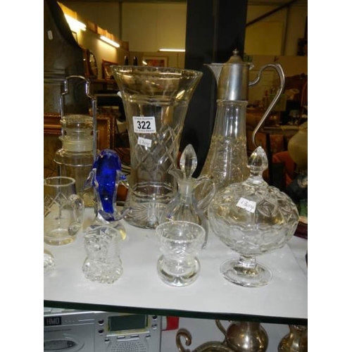 322 - A mixed lot of glassware, COLLECT ONLY.