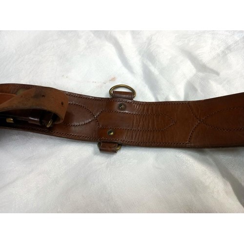 135 - A good old army belt.