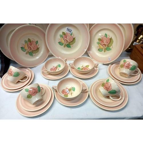 1022 - A Susie Cooper Patricia Rose tea set & other Patricia Rose items COLLECT ONLY