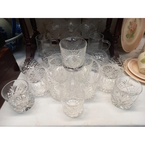 1023 - A good lot of crystal & other drinking glasses