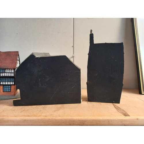 1033 - 4 limited edition Kingshill creators ornaments of old Lincoln buildings