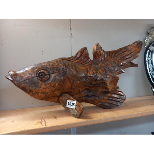 1038 - A large wooden carved fish COLLECT ONLY